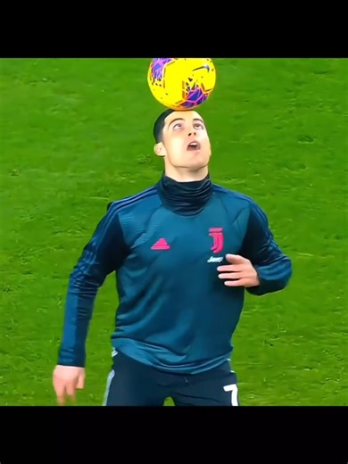 Ronaldo Freestyle Skills in Training