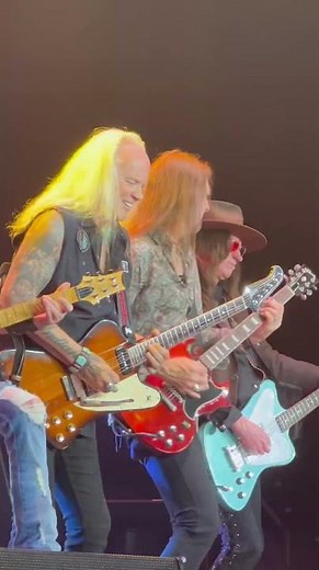 Lynyrd Skynyrd - Free Bird Guitar Solo #concert #livemusic #lynyrdskynyd #classicrock #southernrock