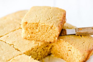 The Best Maple Cornbread