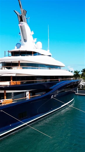 M/Y BREAKTHROUGH spotted in Miami, Florida ✨