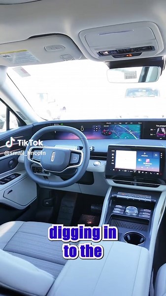 😯 A 48 inch display screen?! Check it out in the 2026 Lincoln Nautilus! #lincolnnautilus