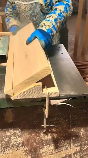 Extreme Angled Wood Cutting – Precision Slant Cut for Premium Furniture!