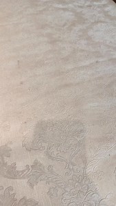 Primer tutorial del año!!! 🥳🥳🥳 Un galón, mil posibilidades ✨ Recortando, separando y rearmando, puedo crear diferentes apliques y llevarlos a distintos lugares del jean. Me encanta trabajar así: explorar, transformar y no quedarme con una sola forma de usar los materiales. La customización es eso… animarse a jugar y hacer cada prenda única 💙 ¿Te gusta más entero o intervenido? Para envíos o catálogos escribime al WhatsApp 2235233112 , envíos a todo Argentina ☺️🫶 Les deseo un muy feliz y cre