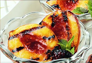 Grilled Peaches with Blackberry Sauce | Desserts Recipes