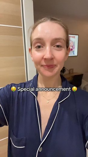 Run don’t walk 🏃🏼‍♀️💨 20% off starts now! #eofysale #pelvicfloorworkout #pelvicfloorexercises #overactiveactivepelvicfloor Want more ➡️ subscribe for beginner, intermediate and advanced workouts daily. Disclaimer: always see a Women’s health physio before doing these. These are not recommended for everyone. | Female Physio Co.