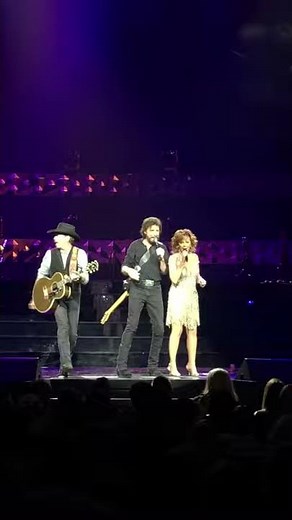 Brooks & Dunn, Reba McEntire - Little Miss Honky Tonk (Vegas)