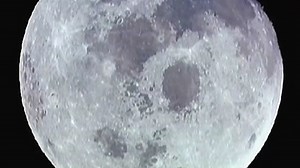 Spacecrafts to deliberately crash into moon