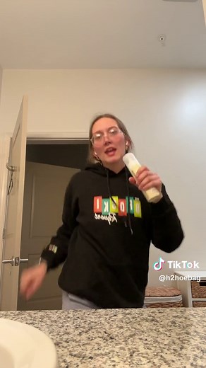 Nickelback Fans Making Singers Laugh: Chad From Nickelback Dancing in Bathroom