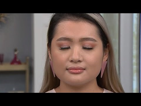 How to properly set your makeup with powder and spray