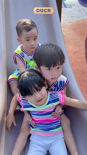 452K views · 3.1K reactions | Budak-budak comel lagi bermain prosotan nih  happy kan ya dek rayyanza 殺 IKUTI & BAGIKAN HALAMAN AKU INI YA OM TANTE  __________________________________________ | Cipung The DAILY | Facebook