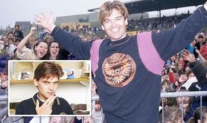 Phillip Schofield hosts CBBC with Gordon the Gopher in 1987