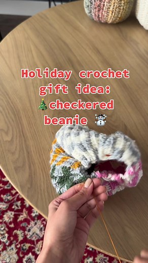 Crochet Beanie Tutorial: Learn to Make a Checkered Beanie for the Holidays