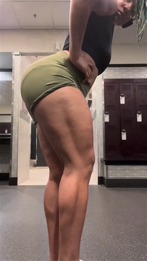 pec princess | Hey siri how to flex legs #bodybuilding #quads #legs #biceps #muscle #gym #fitness #gymreels #womensfitness #fitnessmotivation #flex | Instagram