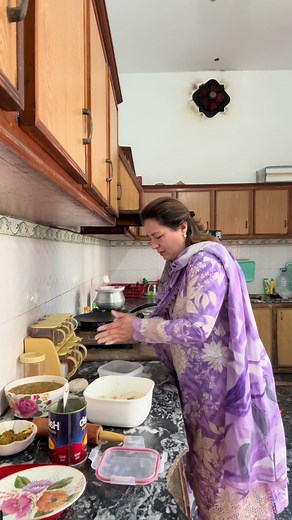 Ammi Jee ke Kitchen Mein Aaj ka Nashata | Prathey Nashata Pakistan