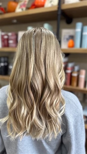 Sometimes all it takes is a highlights and the perfect toner to create a seamless, stunning transition ✨💇‍♀️ | ALA : Shears In High Heels -barberosa