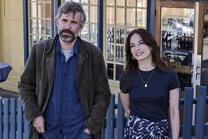 Stream It Or Skip It: 'Murder In A Small Town' on Fox, where a harbor town's new police chief solves murders and falls for the librarian