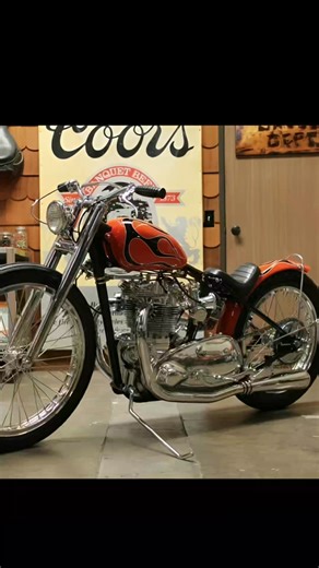 Gorgeous Mike Davis' 1950 Triumph Preunit Custom ❤️🇬🇧🇺🇲🧡 #triumph #triumphuk #vintagetriumph #triumphamerica #triumphcustoms #bobber #chopper #bobberstyle #chopperstyle | Dream Drives