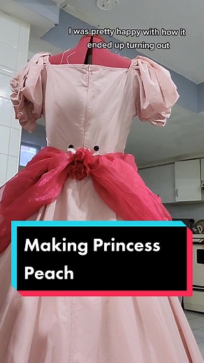 Let's make a cosplay without buying anything! #cosplaycrafting #cosplayersoftiktok #princesspeach #princesspeachcosplay #cosplayonabudget #timelapse #sewing