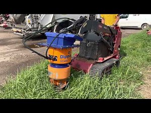 SC400 @Toro Dingo tx 525 on another oak stump