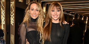 Miley Cyrus Quickly Changed Into a Cozy, Long-Sleeved Dress Inside the 2025 Grammys