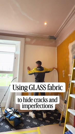 GLASS FLEECE INSTALLATION This is my fist time using this glass fleeced lining paper from @theglassfabriccompany , and I have to say I am very very impressed with it. This is the VPP200, and the final results are amazing. It is made by compressing short stands of glass fibres into sheets. A couple of learning curves along the way… next time I will likely use gloves to install it, as any loose fibres I found to be itchy on my hands, but other than that, it’s awesome. There is also a dry pre paste