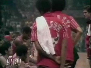 26 reactions · 11 shares | 45 years ago today on May 14, 1975 the Golden State Warriors defeated the Chicago Bulls 83-79 in the NBA Western Conference Finals for a 4-3 series win. Jamaal Wilkes led the Warriors with 23 points while Rick Barry added 22 points, sending the Warriors to their first NBA Finals since 1967. #Silk #TheMiamiGreyhound #Warriors | Davenport Sports Network | Facebook