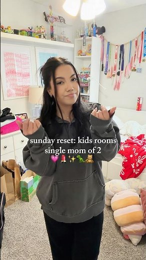 We’re back in the messy room 😭 #cleaningmotivation #cleanwithme #momlife #singlemom