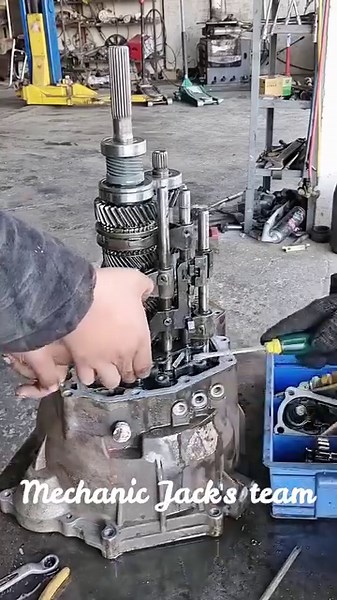 383K views · 6K reactions | WuLing Transmission Abnormal Noise Overhaul #mechanic #mechanicjack #wuling #transmission #overhaul | Mechanic Jack's team | Facebook