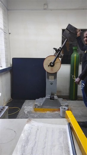 HOW TO SWING HEAVY HAMMER FOR IMPACT TEST AT LOW TEMPERATURE USING MOUTON PENDULE CHARPY