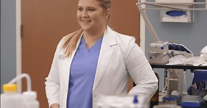‘Romance in Style’: Jaicy Elliot went from being Grey Sloan's intern to plus-size fashionista in Hallmark film