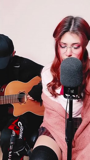 Before I duetted the amazing @facethewolves, this acoustic version existed. Did you catch it? @officialbmth #YukoEXE #singing #canyoufeelmyheart