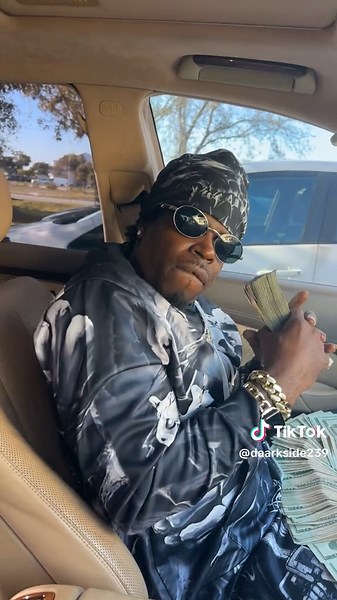 Sliding in the maybach wit 40k 💰💸🎯💪🏾 #floridarapper #lifestyle #hoodrich