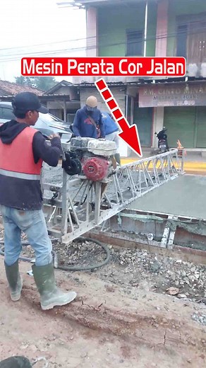 166K views · 1.5K reactions | Mesin perata cor jalan "Concrete Screed" podosari pringsewu - lampung ( Jum'at 04-07-2025 ) #pengecoranjalan #podosari #pringsewu #lampung | Counter Ry Cell | Facebook