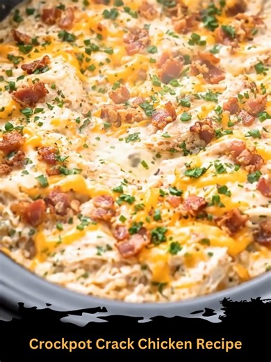 Crockpot Crack Chicken 🛒 Ingredients (Serves 4–6) 2 lbs boneless, skinless chicken breasts 2 (8 oz) blocks cream cheese, softened 1 (1 oz) packet ranch seasoning mix 1 cup chicken broth 1 ½ cups shredded cheddar cheese 8 slices Turkey bacon, cooked and crumbled 2 tbsp fresh parsley, chopped ½ tsp black pepper 👩‍🍳 Instructions Add the base. Place chicken breasts in the Crockpot. Sprinkle ranch seasoning and black pepper over the top. Add creaminess. Place softened cream cheese on top of the ch