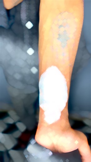 Rudra tattoo studio👑 on Instagram: "Alien 👽❤️ @rudra_tattoo_studio_05 . #instagram #explorer #explorepage #alien #lovelife"