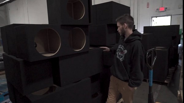 NVX XMDFS121 Single 12” Sealed 3/4" (1.3 Cubic ft) MDF Black Carpeted Subwoofer Enclosure (Made in The USA)