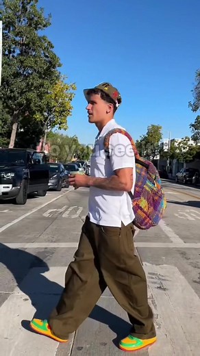 This looks wrong at first… but your brain fixes it 👀 Do you see why? #s#streetwearm#mensfashiono#outfitchecks#styletok