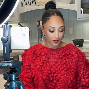 I’m going LIVE on Hallmark Channel USA’s Facebook! Head over at 10am PST to chat with me and Paul Campbell as we talk about our new movie, #TheSantaStakeout! Ahhhhh!!! I’m getting so excited. P.S. Can you tell Aden’s a momma’s boy? 🤣 Premiering on Hallmark Channel this Sunday, 10.24 at 8pm🎄 | Tamera Mowry