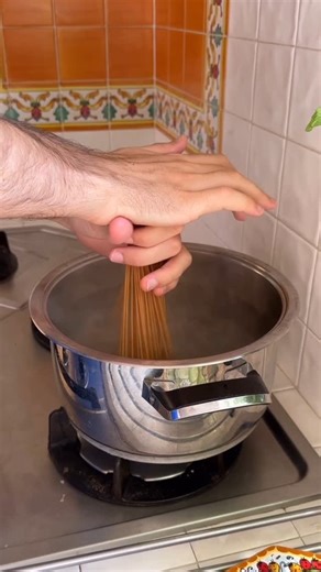 LIONFIELD on Instagram: "This hack really works! #lionfieldmusic #spaghetti #italian"
