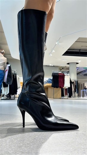 These boots. #ootd #ootdguide #top #outfitideas #fashion #zara #outfitinspo