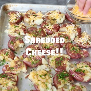 These EASY SMASHED ROASTED CHEESY POTATOES are a great side dish and will have friends and family coming back for more! PRINT THE RECIPE: http://www.365daysofbakingandmore.com/smashed-roasted-cheesy-potatoes/ | 365 Days of Baking & More