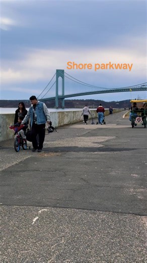 Brooklyn.Fort Hamilton Shore Parkway ❤️❤️ #brooklyn #nyclife #nyc #newyorkcity #streetwalking