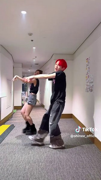 Seulgi's Powerful Dance Performance with SHINee
