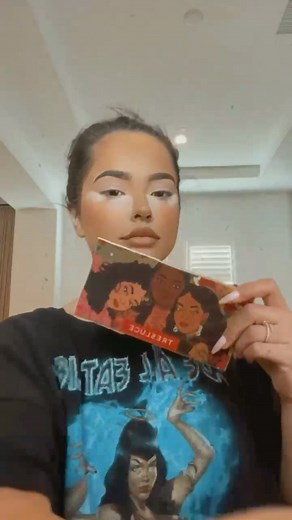 Becky G on Instagram: "Get ready with me: Holiday edition!! ❤️🎄 @treslucebeauty"