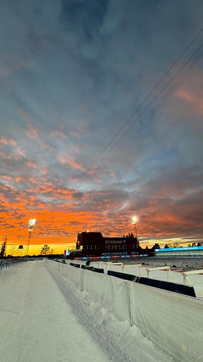 Lugnet före stormen! ✨Arenan byggs, åkarna börjar anlända och vi är snart redo att ta emot världseliten och er i publiken! 🎟️Har du köpt biljetter? 🎟️ #welcometobiathland #IBUworldcup2025 #biathlonfamily | World Cup Östersund