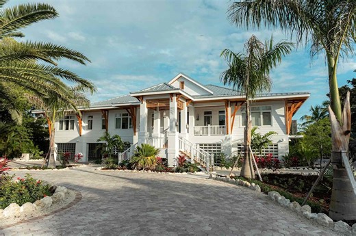 This Oceanfront Estate in the Florida Keys Has a Private Pool, a Yoga Room, and Access to 2 Beautiful Beaches