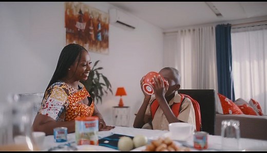 Bonnet Rouge nous aide à marquer les buts de la vie.☺️ #LePtiDéjCestLaBase #Bonnetrouge #100ans | Bonnet Rouge