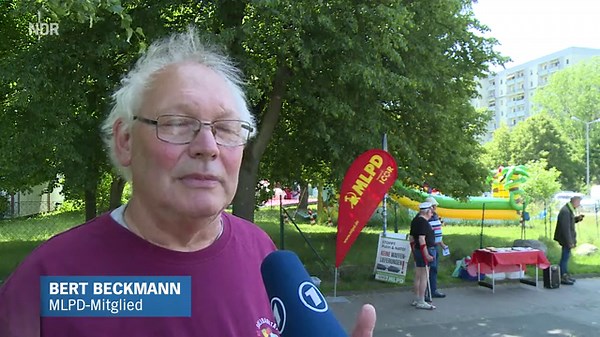 NDR Info: Protest vor Schweriner Lenin-Statue
