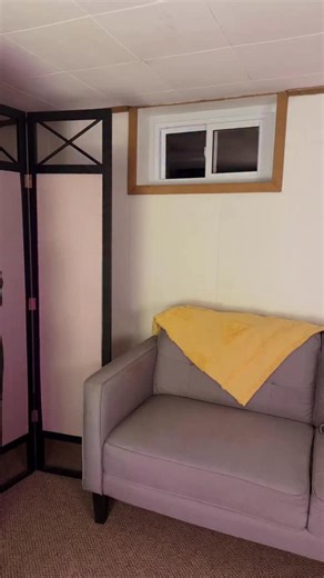 Emma Thomas on Instagram: "‘Tis the time of unwrapping presents🎁 . . #thighhighboots #leatheroutfit #corset #bootseason#patentboots"