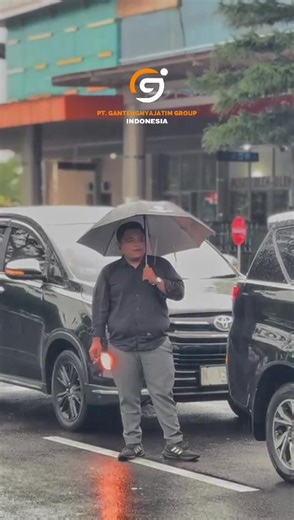Sedia kami sebelum hujan kak #gantengnyajatimgroup reservasi adad di bio ya kak #rentalmobilmalang #innovareborn #alphardmalang #sewamobilpremium
